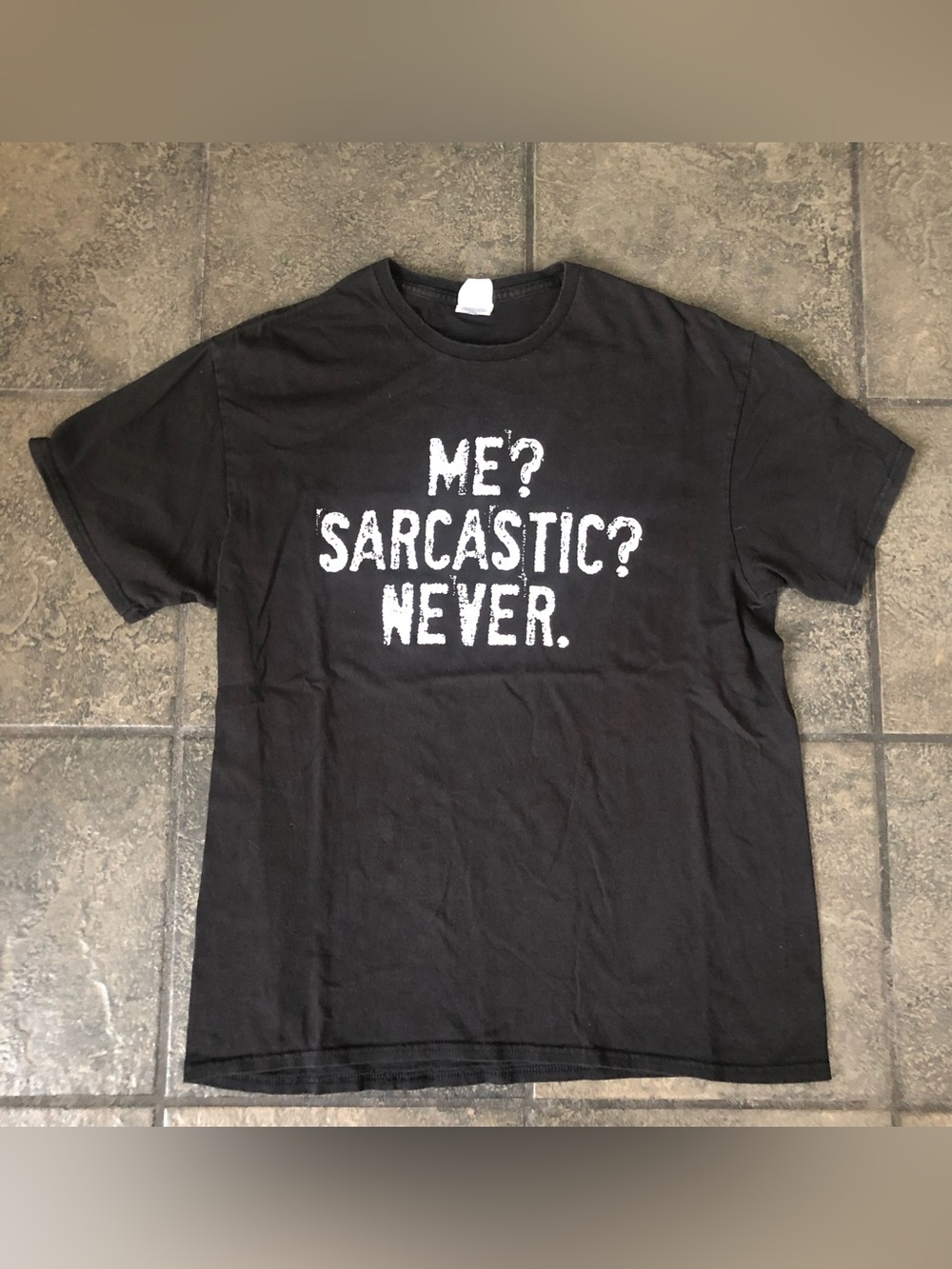 Vintage Y2K Men’s Funny Joke Shirt Size Large

Me?  Sarcastic?  Never.